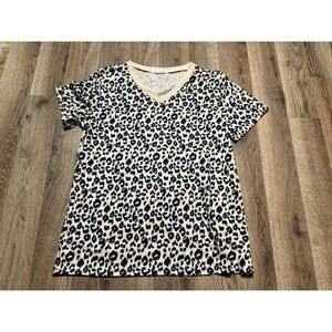 Blooming Jolly Shirt Women's Size Medium Black Short Sleeve V-Neck Animal Print